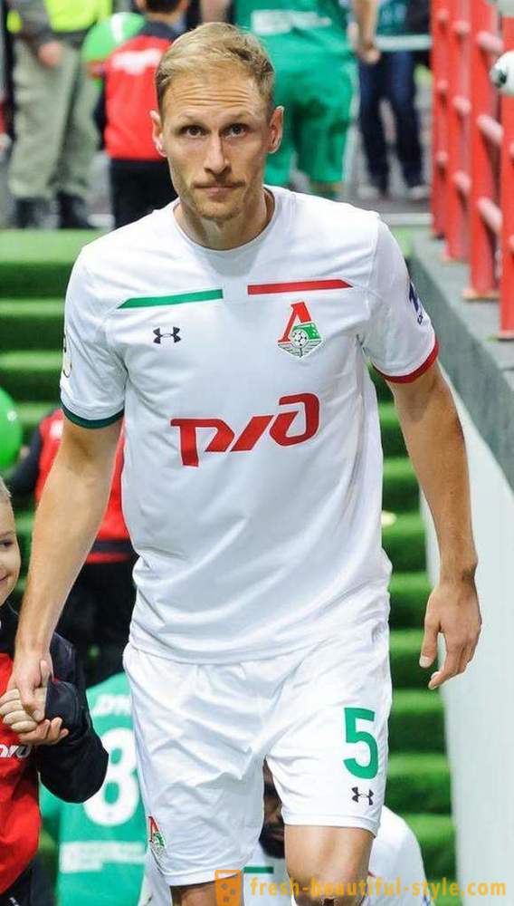 Benedikt Höwedes: Career Aleman putbolista - isang defender ng Moscow 