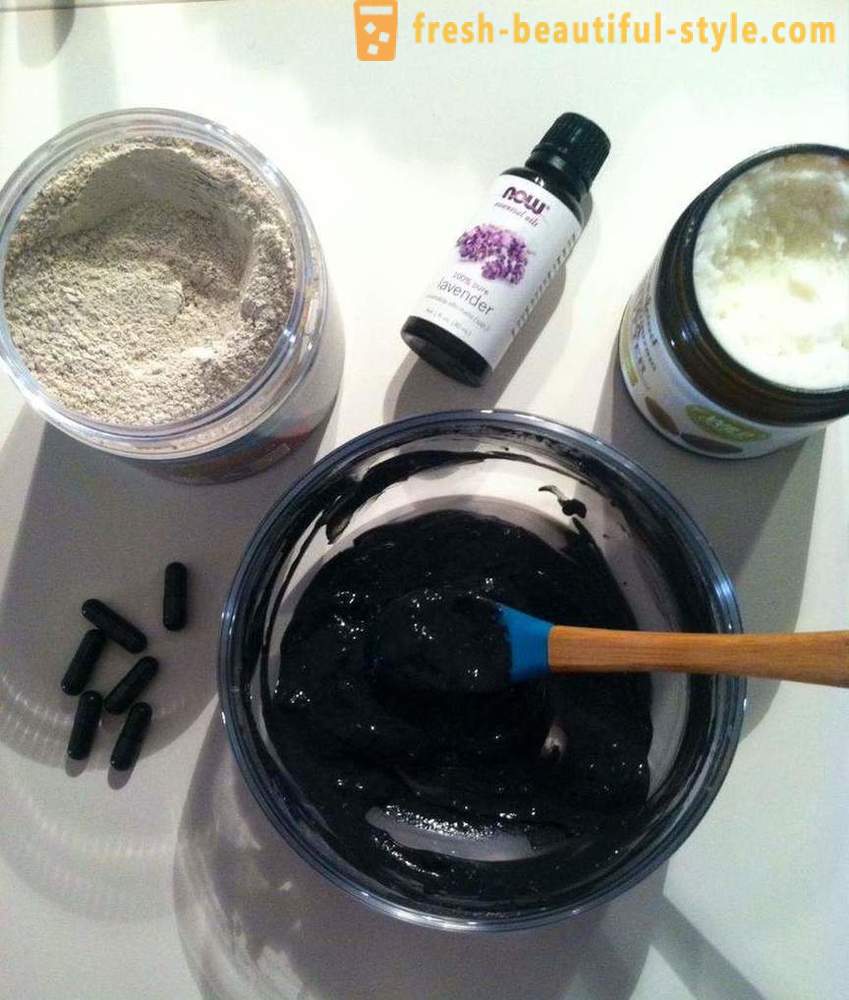 Aktibo ang carbon mula sa acne: mask recipes