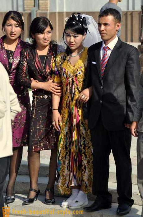 Uzbek dresses: mga natatanging katangian