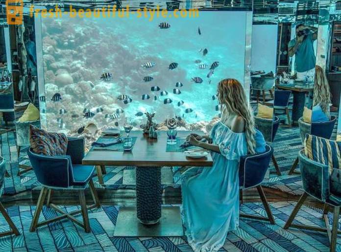 Luxury underwater restaurant sa Maldives