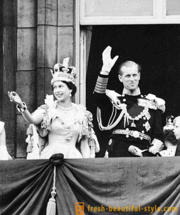 Queen Elizabeth II at Prince Philip ipagdiwang platinum kasal