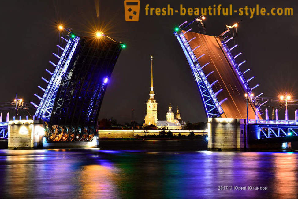 Magic kagandahan ng St Petersburg tulay