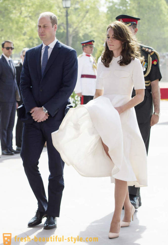 Kapag ang hindi nagkakamali estilo ng Kate Middleton sinira ang royal dress code