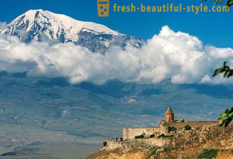 Kakaiba at hindi pangkaraniwang tanawin sa Armenia