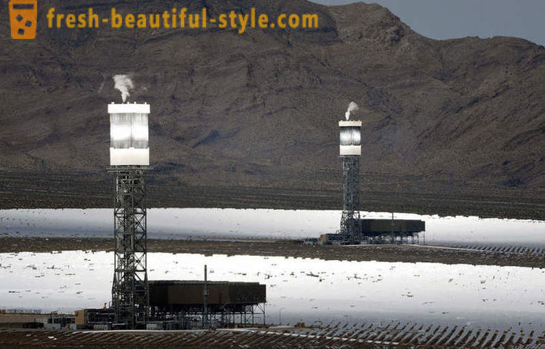 Paano gumagana ang solar power plant sa mundo pinakamalaking