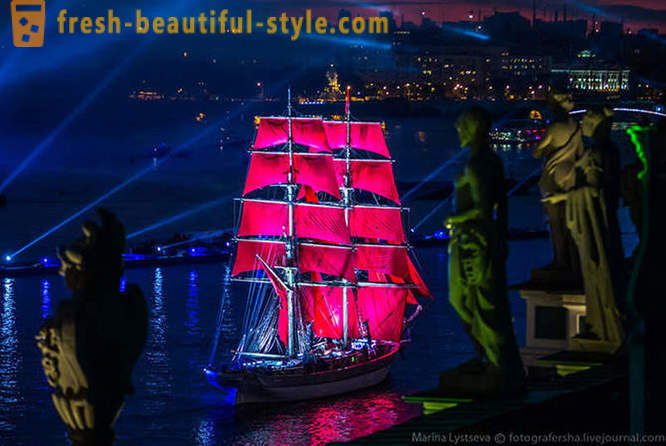 Tulad ng nabanggit Scarlet Sails 2014 St. Petersburg