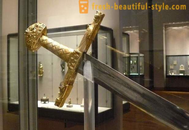12 pinaka-tanyag na mga espada, na kung saan ay binubuo legends