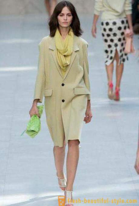 Fashion trend - summer coat: 5 katuturang mga larawan