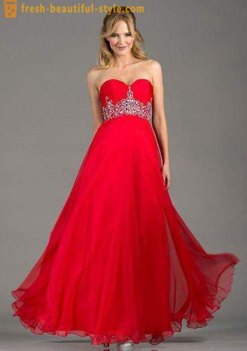 Red evening gown sa sahig