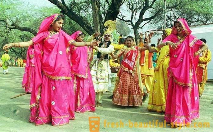 Indian costume. Tradisyonal Damit Indya