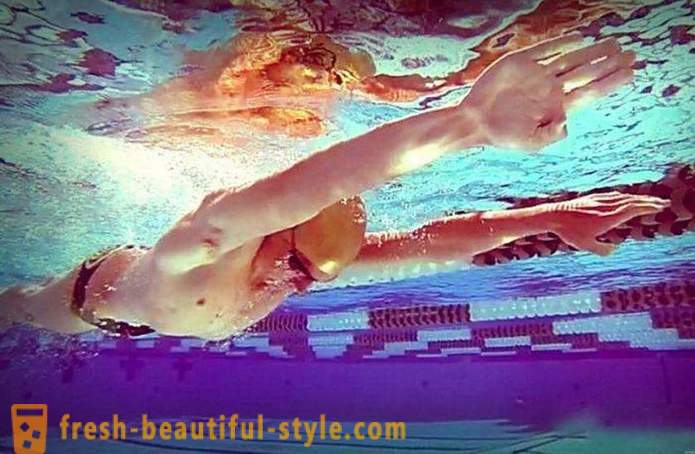 Swimming breaststroke: diskarteng at mga pamamaraan